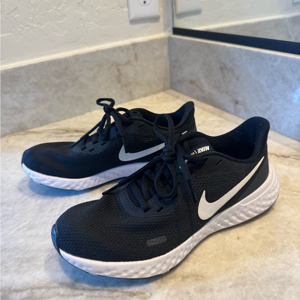 Nike Black and White Athletic Shoes